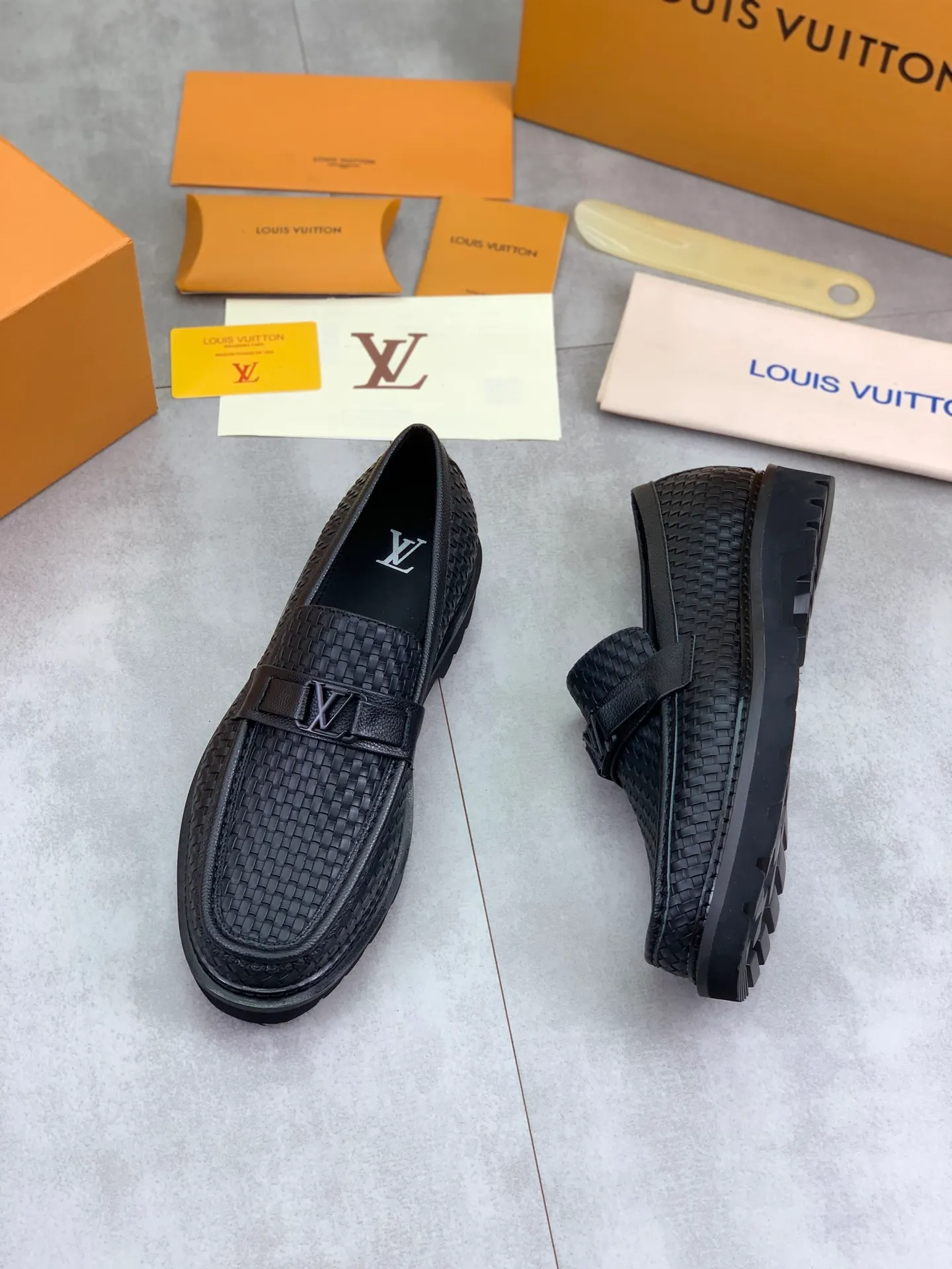 Factory price P820 💎💎💎LOUIS VUITTON [Louis Vuitton] - LV men's business casual leather shoes, luxurious and noble 👞All imported original cowhide, just to create a more comfortable wearing experience, upper: original high-end calfskin ➕Imported soft cowhide lining, original lightweight foam outsole ✔️ Color: 6️⃣colors available Size: 39-44 (38.45 46 can be customized (non-returnable)